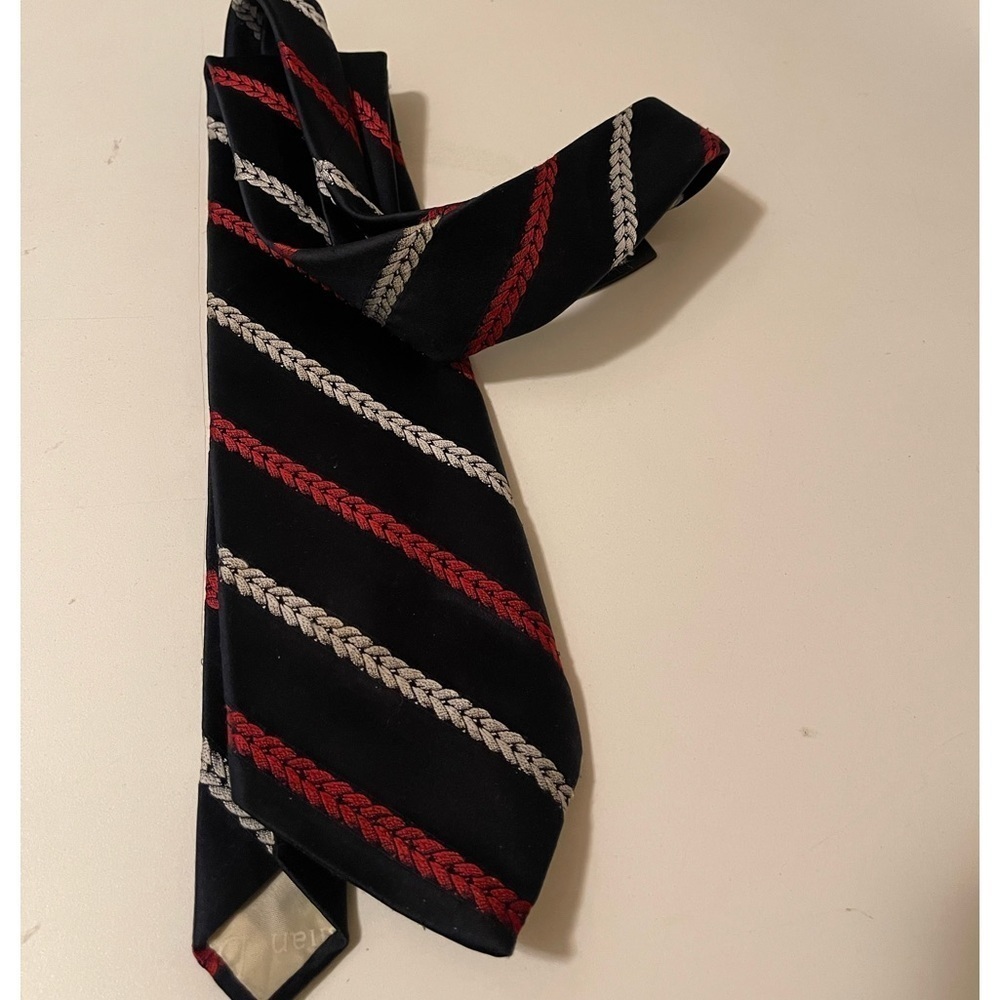 Christian Dior, beautiful tie, navy blue red, and white colors